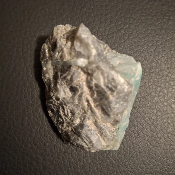 Emerald Crystal in Marix - Picture 3 of 3
